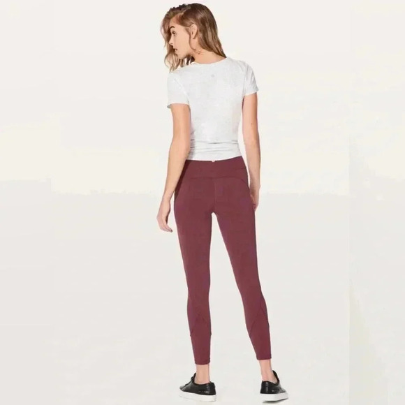Lululemon In Movement 7/8 Leggings in Redwood Inseam 25” Size 6 - Picture 5 of 7